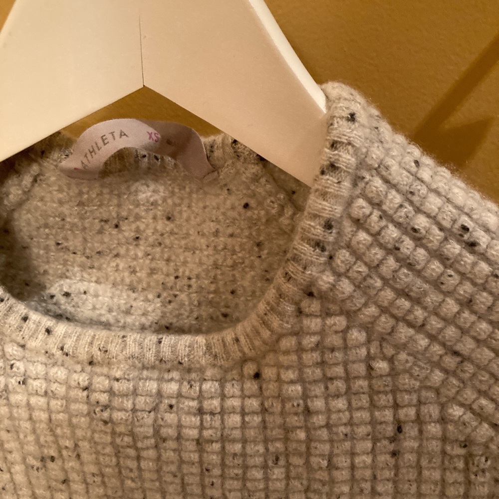 Soft sweater! - Picture 2 of 3